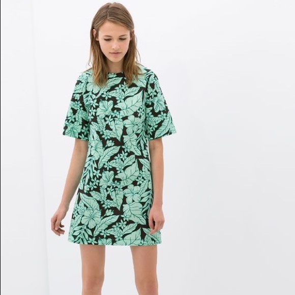 5 for $30 SALE‼️Zara Graphic Floral Print Dress - Picture 1 of 6
